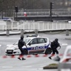 Paris'te çifte saldırı ! 6 rehine krizi..