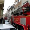 ﻿Çıkan yangından komşusuna sığınarak kurtuldu