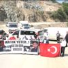 ﻿Gökten yağan kayalara halk isyan etti