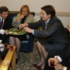 Başbakan Davutoğlu, Meclis'te AK Partili vekillerle sohbet etti Başbakan Davutoğlu, Meclis'te AK Partili vekillerle sohbet etti