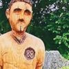 Babasının mezarına yerleştirdiği heykel kriz çıkardı! Hitler'e benziyor diye kaldırıldı