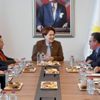 Akşener, OSİAD heyetiyle bir araya geldi Akşener, OSİAD heyetiyle bir araya geldi