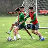 Bursaspor da antrenmana Özer Hurmacı ve İsmail Çokçalış ... Bursaspor da antrenmana Özer Hurmacı ve İsmail Çokçalış ...