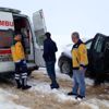 Yolu kapalı köydeki kanser hastası için seferber oldular