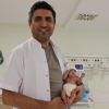 Parmak bebek hayata tutundu