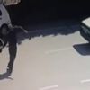 Önce yumrukladı sonra sopayla darp etti! Koca şiddeti kamerada Önce yumrukladı sonra sopayla darp etti! Koca şiddeti kamerada