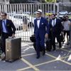 Neymar çılgınlığı... Bavulla taşınan bonservis bedeli ile neler yapılabilir