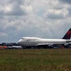 Delta İrlanda'ya acil indi