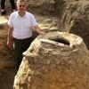 Tarlasından 200 yıllık tahıl ambarı çıktı Tarlasından 200 yıllık tahıl ambarı çıktı