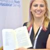 Dokuz dakikada kanserini anlattı Dokuz dakikada kanserini anlattı
