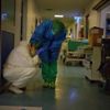 Kahreden fotoğraf: Doktorların yıkıldığı an Kahreden fotoğraf: Doktorların yıkıldığı an