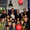 Fenerbahçe ve Beşiktaş'ın yıldızları çocuklar için buluştu Fenerbahçe ve Beşiktaş'ın yıldızları çocuklar için buluştu