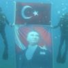Jandarma Komutanlığı Sualtı Arama Kurtarma Timi 30 Ağustos Zafer Bayramı'nı su altında kutladı