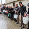 Haberi alan mahallele sakinleri kovayla koştu Haberi alan mahallele sakinleri kovayla koştu