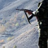 Korucuları taşıyan minibüs şarampole yuvarlandı