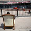 CHP önünde 'koltuk' eylemi