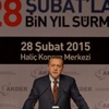 O elbise ne mavi-siyah ne de altın sarısı-beyaz!