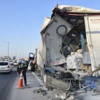 TIR devrildi, İstanbul trafiği felç! TIR devrildi, İstanbul trafiği felç!