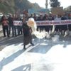 'Ödüllü' fabrikada üretime ara verildi, köylüler sütleri yola döktü 'Ödüllü' fabrikada üretime ara verildi, köylüler sütleri yola döktü
