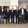 Kulüp başkanlarından Nihat Özdemir e ziyaret Kulüp başkanlarından Nihat Özdemir e ziyaret