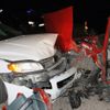Otomobiller kafa kafaya çarpıştı: 2 yaralı Otomobiller kafa kafaya çarpıştı: 2 yaralı