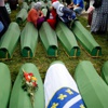 Srebrenitsa katliamına karışan 8 kişi tutuklandı Srebrenitsa katliamına karışan 8 kişi tutuklandı