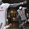 Beşiktaş taraftarından yeni sezon formalarına yoğun ilgi Beşiktaş taraftarından yeni sezon formalarına yoğun ilgi