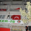 Eskişehir'de Hdp İl Örgütünün Bulunduğu İş Merkezi Girişinde Türk Bayrağı Astılar