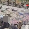 IŞİD öldürdüğü askerlerin cesetlerini sokakta sergiledi İZLE IŞİD öldürdüğü askerlerin cesetlerini sokakta sergiledi İZLE