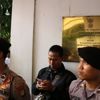 Endonezya'da polis sorgudaki zanlıyı yılanla korkuttu