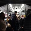 Metrobüste sosyal mesafesiz yolculuk