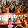 Galatasaray'da ödenmeyen paralar yüzünden isyan çıktı Galatasaray'da ödenmeyen paralar yüzünden isyan çıktı