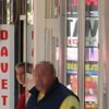 Kucağında bebeğiyle gelip, intihara kalkışan kocasını ikna etti Kucağında bebeğiyle gelip, intihara kalkışan kocasını ikna etti