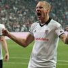 Beşiktaş'ta savunmacılar golcülerle yarışıyor Beşiktaş'ta savunmacılar golcülerle yarışıyor