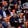 HDP'li vekiller Tahir Elçi'yi TBMM'ye taşıdı