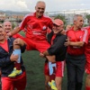 77 yaşındaki futbolcu jübilesini yaptı