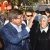 Başbakan Davutoğlu şehit ailelerini ziyaret etti Başbakan Davutoğlu şehit ailelerini ziyaret etti