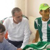 Ertuğrul Sağlam'dan hasta taraftara ziyaret