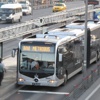 Metrobüs arıza yaptı, yolcular yola döküldü