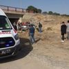 Otomobil köprüden düştü, sürücüsü sıkışarak hayatını kaybetti Otomobil köprüden düştü, sürücüsü sıkışarak hayatını kaybetti