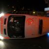 Otomobille çarpışan ambulans devrildi Otomobille çarpışan ambulans devrildi