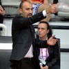 Bir tarafta sevinç, bir tarafta hüzün! Bir tarafta sevinç, bir tarafta hüzün!