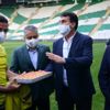 Bursaspor'un idmanına milletvekili ziyareti Bursaspor'un idmanına milletvekili ziyareti