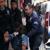 Yakalanacaklarını anlayınca 5. kattan atladılar Yakalanacaklarını anlayınca 5. kattan atladılar