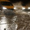 Kocaeli, Sakarya, Düzce, Zonguldak ve Bartın'daki sağanak şeklindeki yağışlar bu gece saatlerinden itibaren etkisini arttıracak