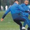İlk peşindeler İlk peşindeler