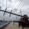 Diyarbakır’da aşırı yağış elektrik direklerini devirdi Diyarbakır’da aşırı yağış elektrik direklerini devirdi
