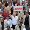Adalet Yürüyüşü’nün 10 kilometre taşı Adalet Yürüyüşü’nün 10 kilometre taşı