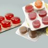 Şeker içeren pastiller mikropların gelişimine davetiye çıkarıyor Şeker içeren pastiller mikropların gelişimine davetiye çıkarıyor