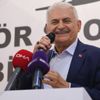 Binali Yıldırım'dan gecekondu sahiplerine müjde Binali Yıldırım'dan gecekondu sahiplerine müjde